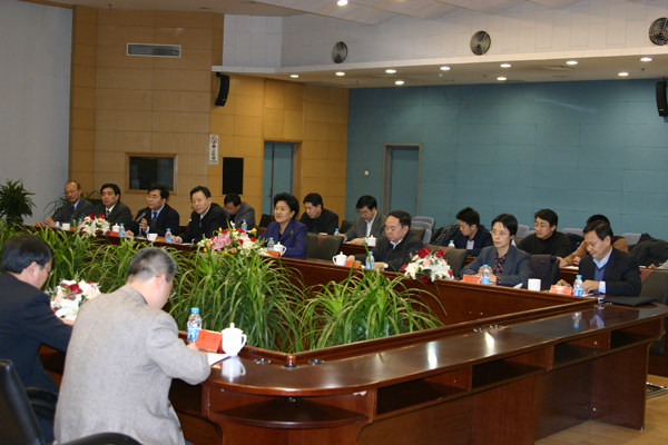 会议由中科院党组副书记、常务副院长白春礼主持
